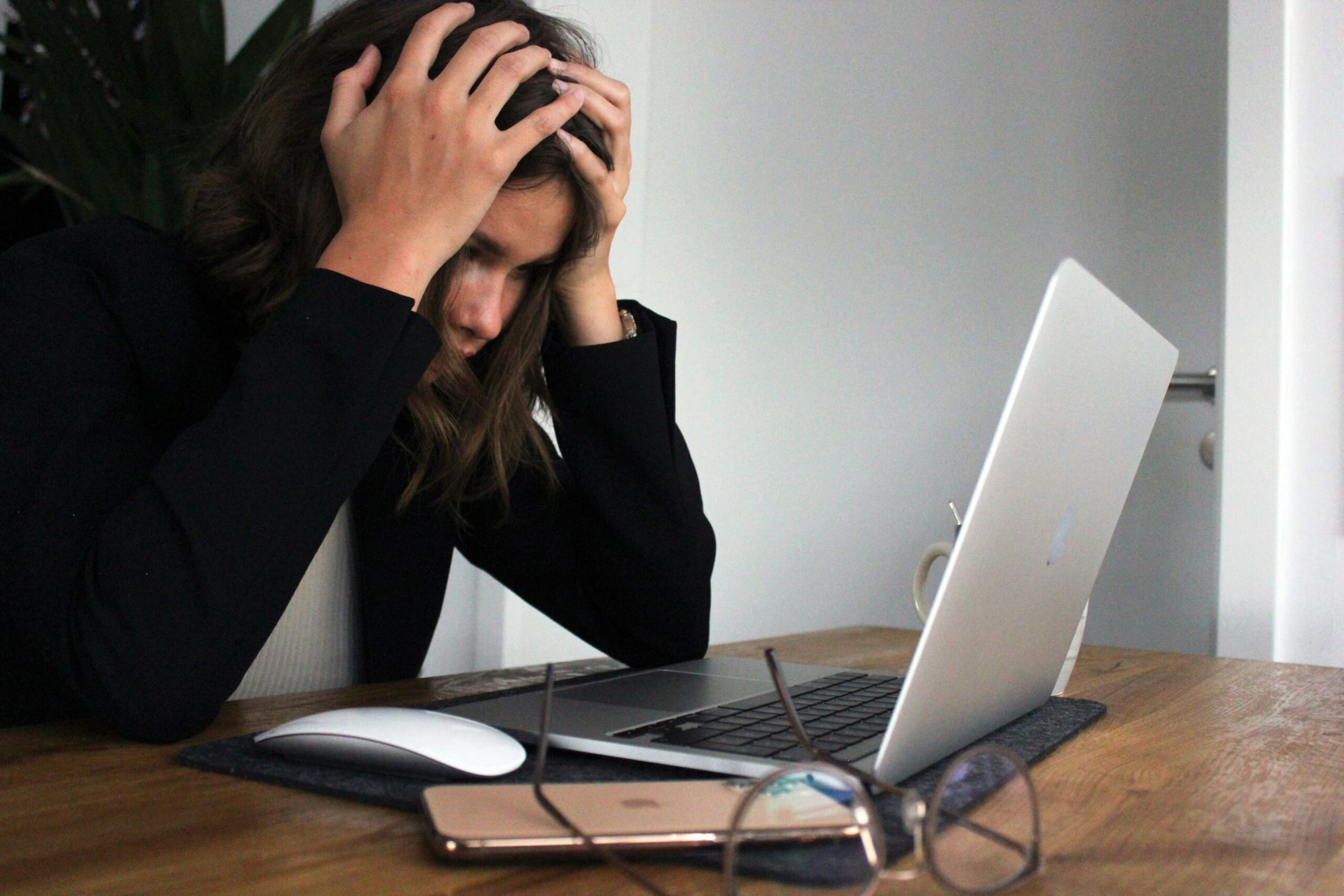 Gestire il proprio benessere fisico e lavorativo per garantire efficacia ed efficienza della postazione lavorativa